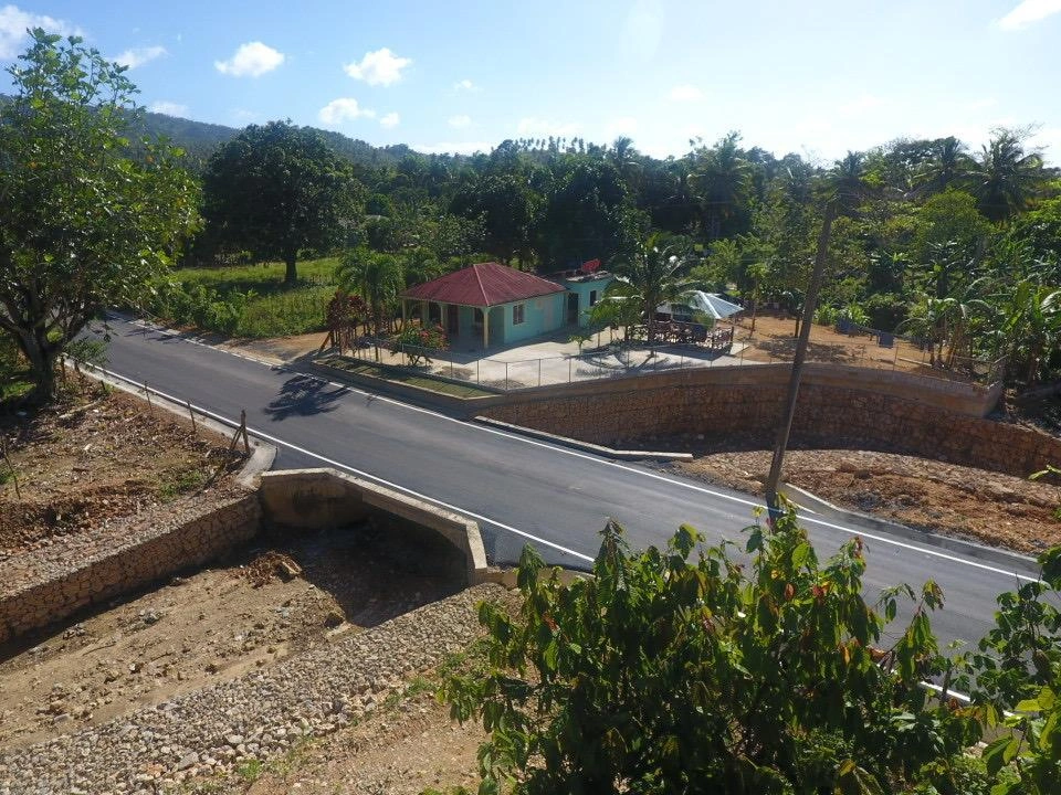 Carretera El Limón–Playa Morón · Samaná